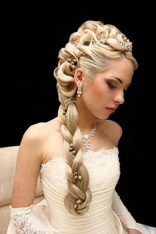 Эффектные свадебные косы: создание изысканных образов невесты